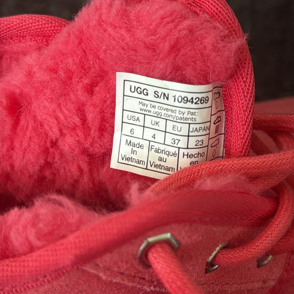 UGG Neumel Chukka Boot - Picture 10 of 13